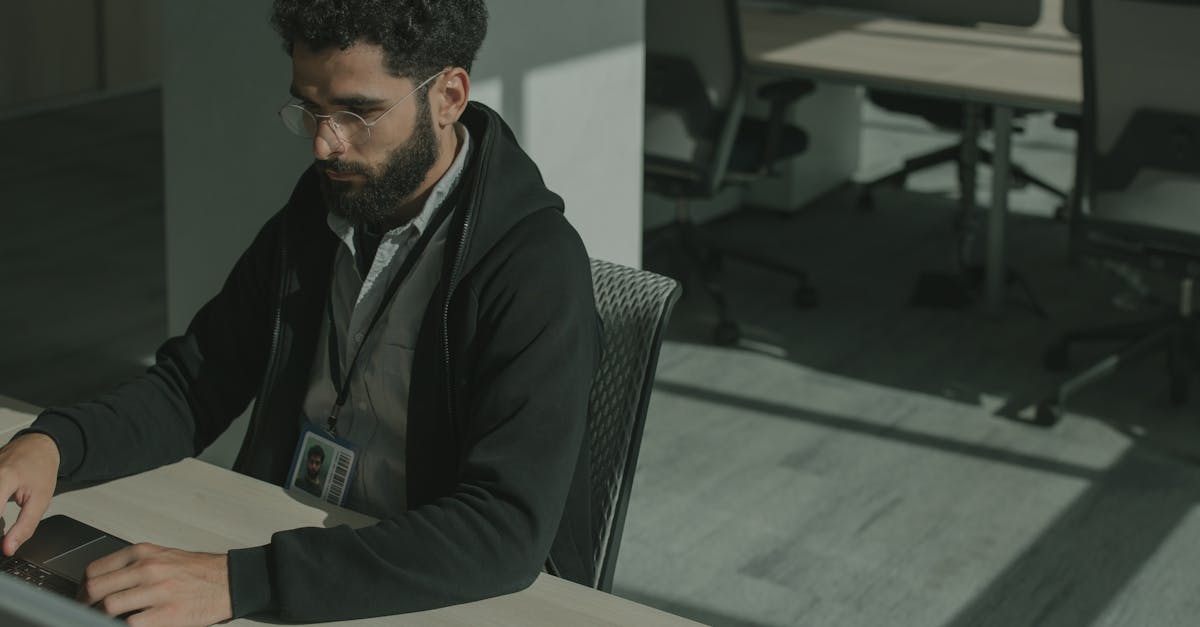 如何建立一种沟通技术支持与反技术支持的软件模式?